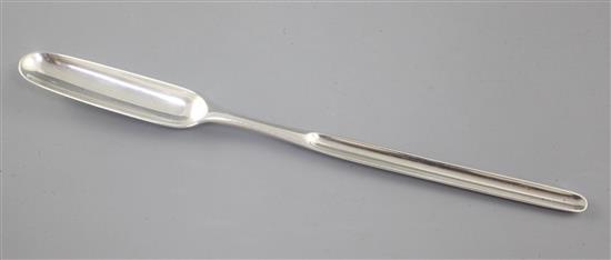 An early George III silver marrow scoop, Length 214mm Weight 1.3oz/41grms